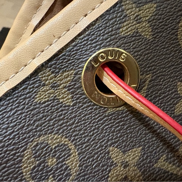 Stylish Drawstring Bucket Bag - Picture 5 of 16